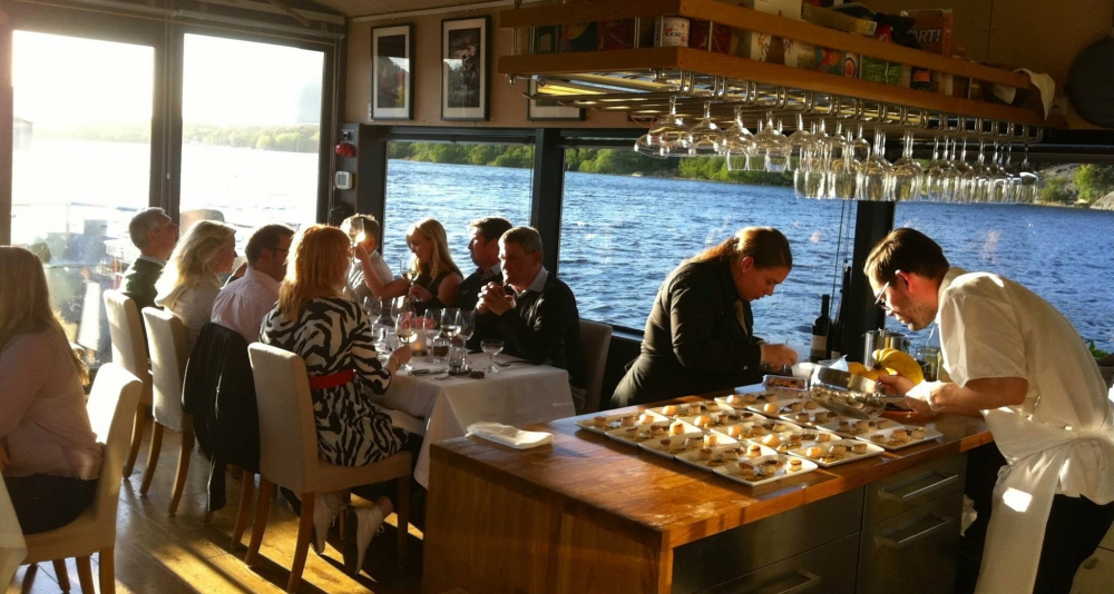 Galleri med Stockholmsbåten Qrooz